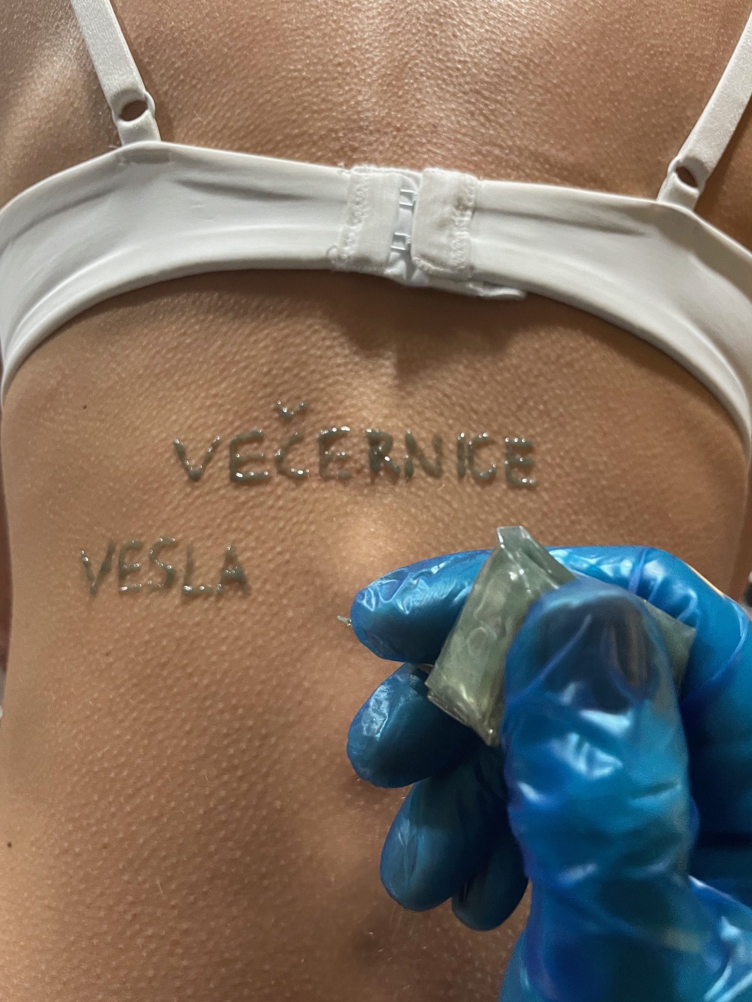 jagua čerstvě nanesená jagua čerstvě nanesená